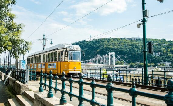 yellow cable train
